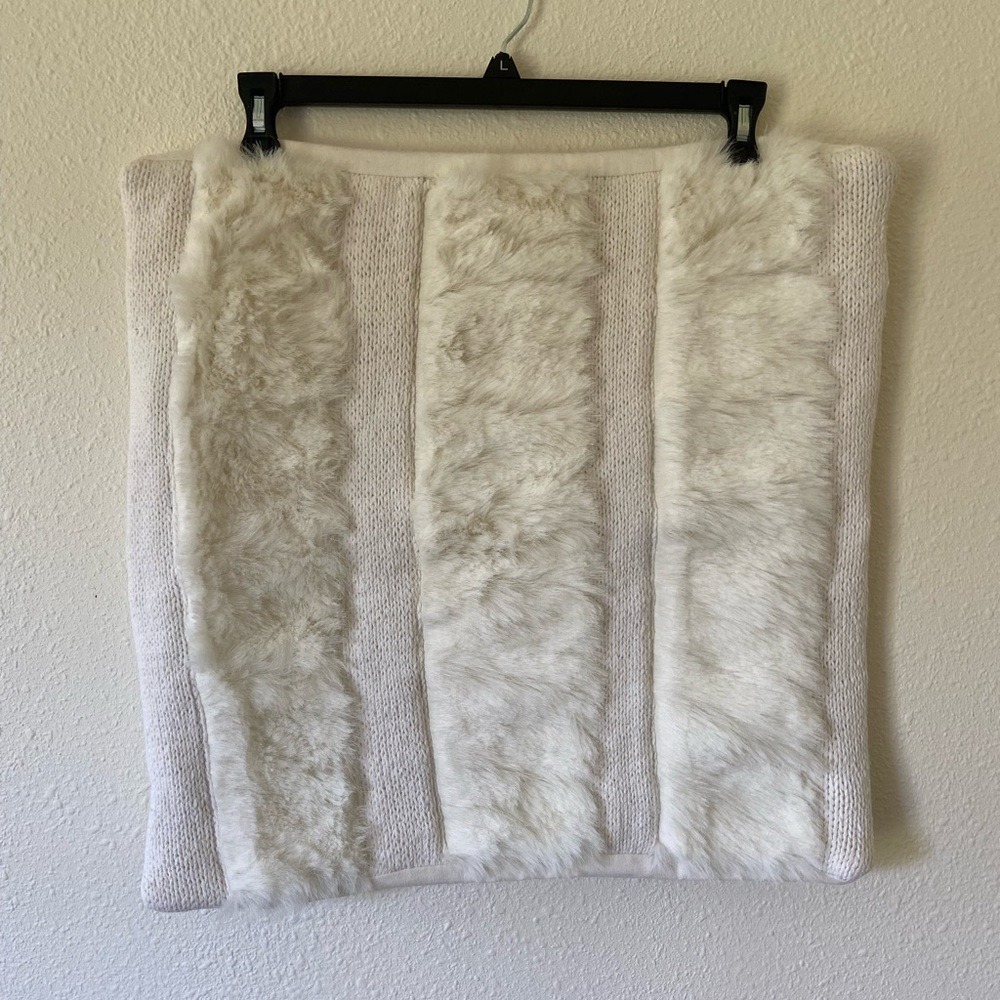 (2) Loloi white pillow shams